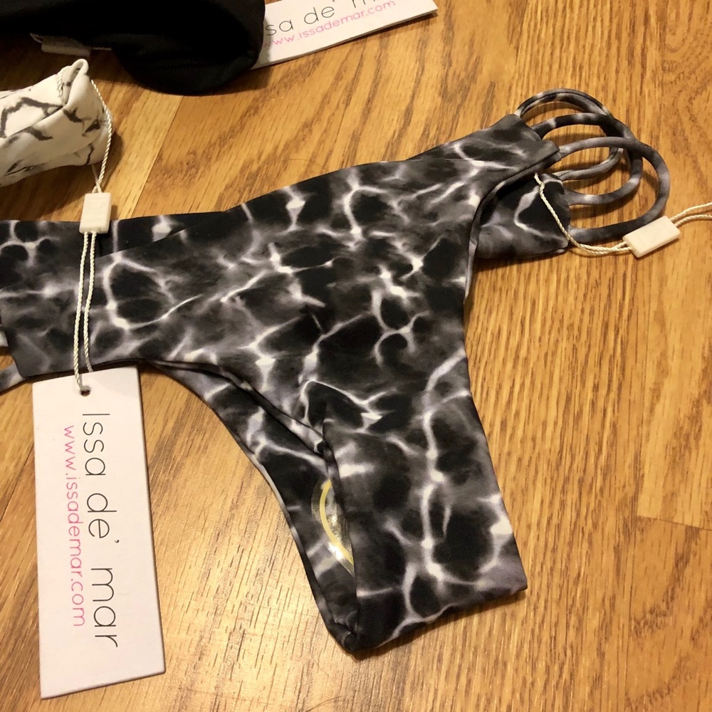 Issa de’ mar Bikini Separates